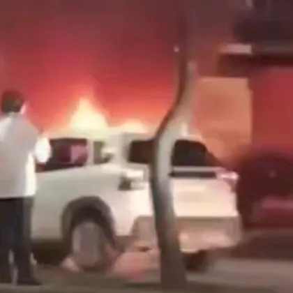 Мощна експлозия на кола бомба близо до търговския център Mall de