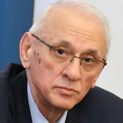 Министърът на здравеопазването доц д р Силви Кирилов дм изиска незабавен