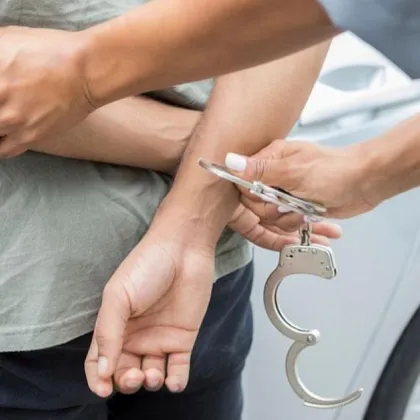 Непълнолетен е заподозрян за кражба от търговска верига на територията