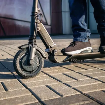 Тежко остава състоянието на 12 годишното дете от Казахстан което падна