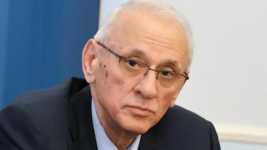 Министър Кирилов разпореди проверка за изгорените майка и бебе в болница