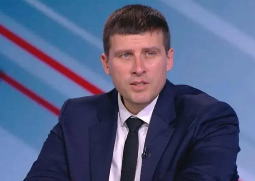 "Комуникационна грешка": Низвергнатите депутати на Величие се покаяха