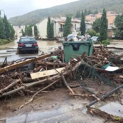 14 дни след катастрофалното наводнение в курорта Елените и местност Козлука