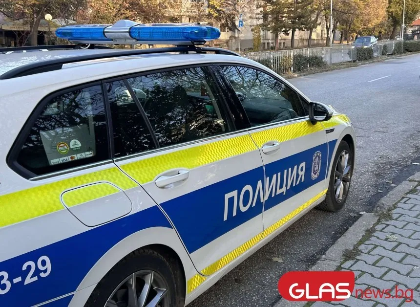 Пиян с бус помете 3 коли в Пловдивско