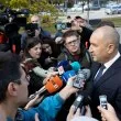 Радев: Борисов капитулира пред Пеевски и му предава властта