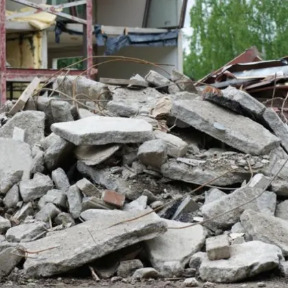 Взрив в жилищна сграда уби двама души в Букурещ СНИМКИ