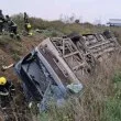 Кошмар! Обърна се автобус с работници, има жертви и 80 ранени