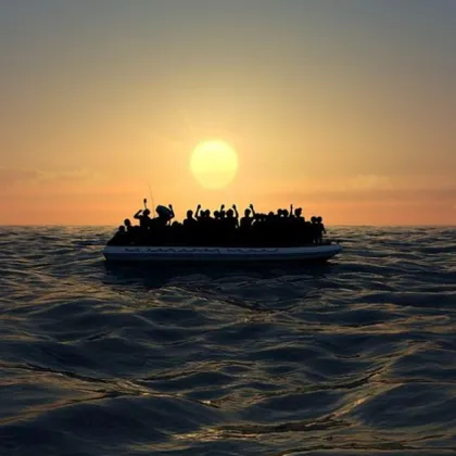 Лодка с мигранти се разби в скалите до остров Хиос