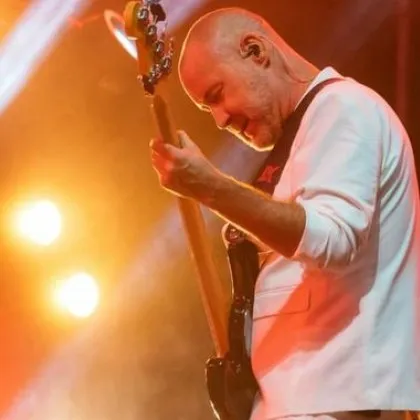 Басистът и един от основателите на американската ню метъл група