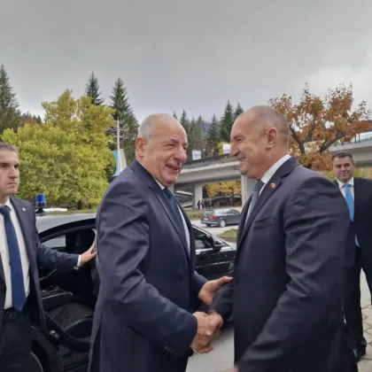 Президентът Румен Радев посрещна в Смолян унгарския президент Тамаш Шуйок