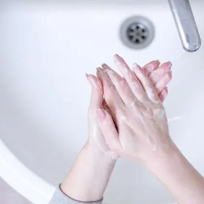 Топлата вода която ежедневно използваме за миене готвене и дори