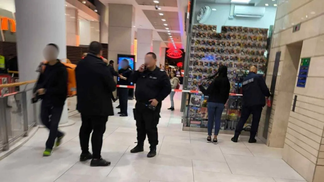  Намушкаха 15-годишен в столичен мол СНИМКИ - glasnews.bg 