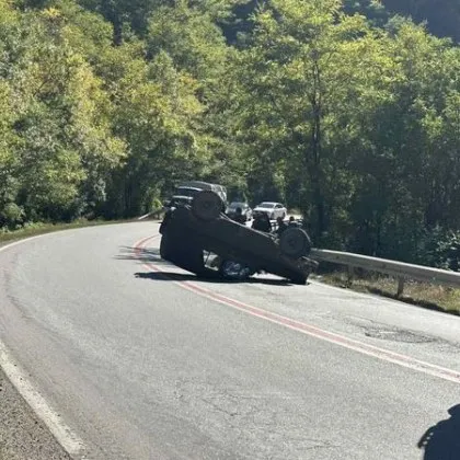 Военен джип се преобърна по таван в Прохода на Републиката
