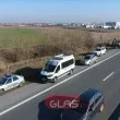 Откриха 11 мароканци, натъпкани в бус