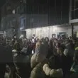 Протест пред СДВР: Близки на намушканото в мол момче скандират "убийци"