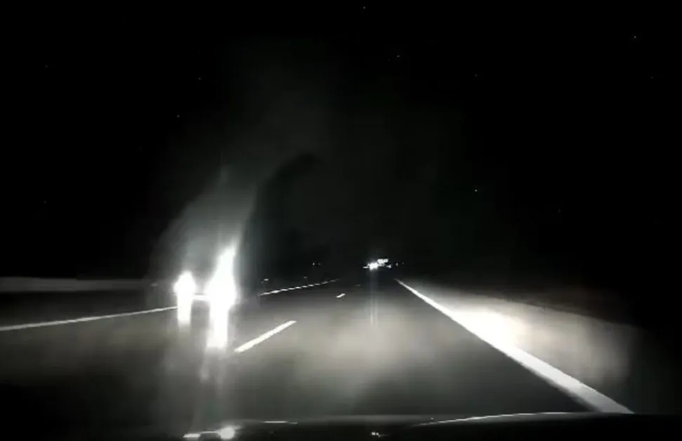 Безумие! Шофьор подкара в насрещното на наша магистрала ВИДЕО