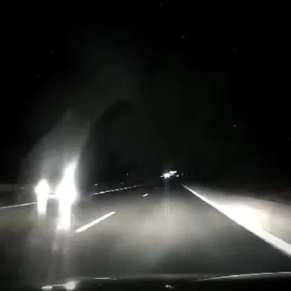 Безумие! Шофьор подкара в насрещното на наша магистрала ВИДЕО