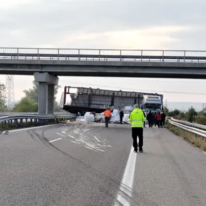 Камион е катастрофирал на автомагистрала Марица За инцидента сигнализират шофьори