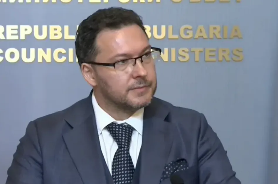 Митов ще се срещне с ръководствата на моловете в София