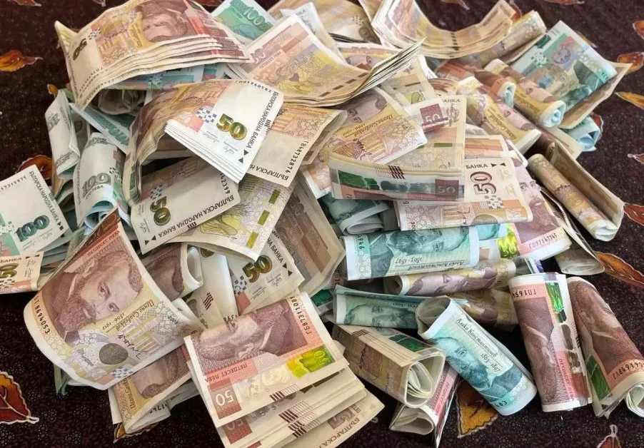 Правителството изтегли днес нов заем от 300 млн. лв. от вътрешния пазар