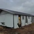Мъж засне ВИДЕО, докато домът му се носи с него вътре по време на бурите в Аляска