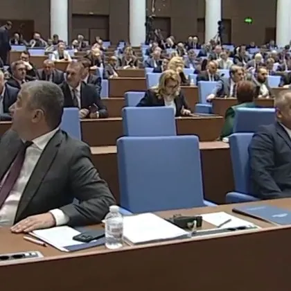 Днес Народното събрание възобнови нормалната си работа след като в