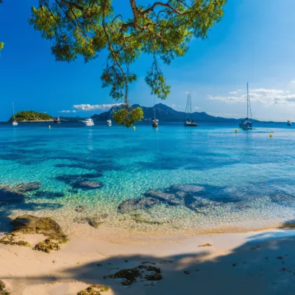 Испанските курорти затягат правилата за поведение за туристите и местните