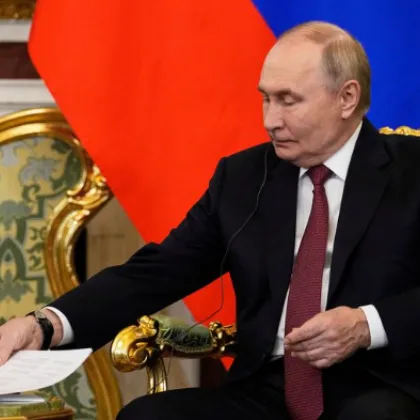 Руският президент Владимир Путин в сряда лично наблюдава мащабно учение