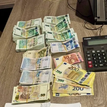 Столичната полиция задържа трима мъже и една жена за разпространение