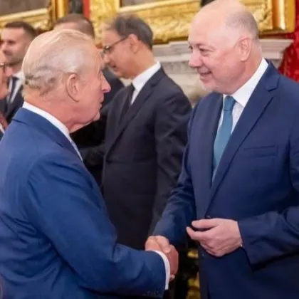 Премиерът на България Росен Желязков разговаря с Негово Величество крал