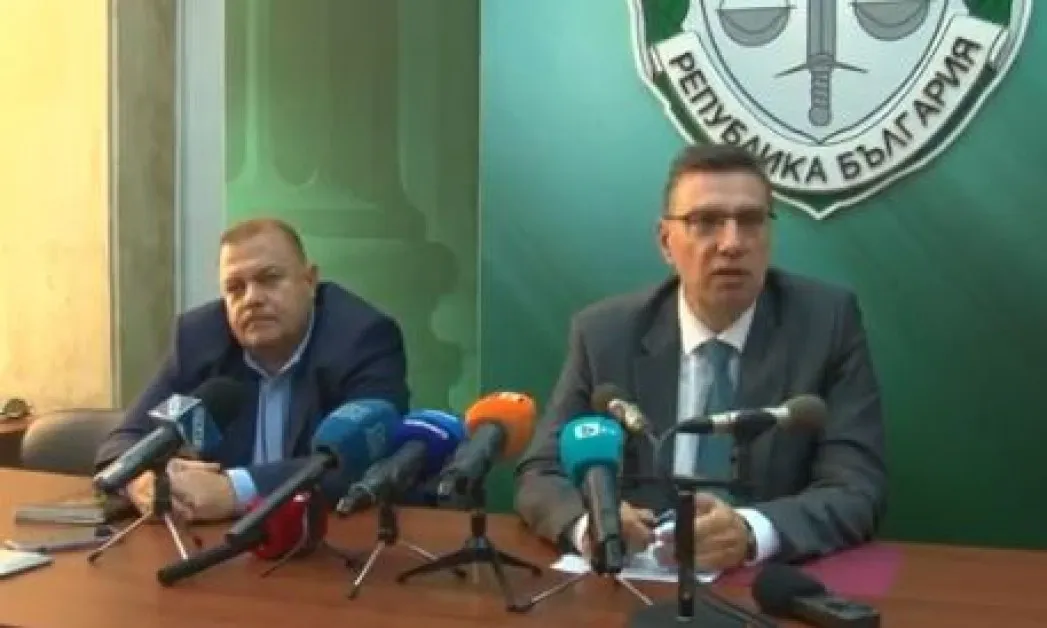 Тройното убийство в Люляково: Фахри стрелял 7 пъти за минути, ръгал и с нож