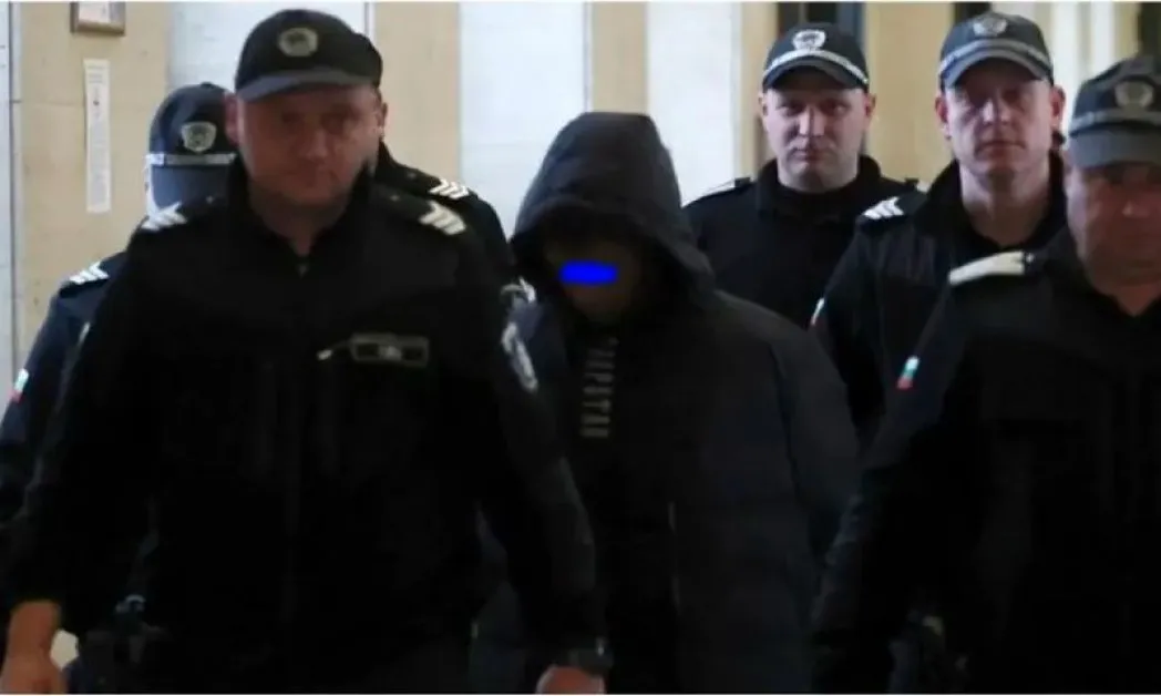 Съдът поднови заседанието по мярката на младежа, убил връстник в столичен мол