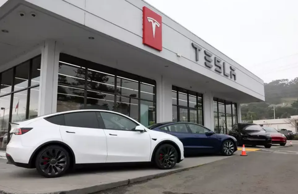 Tesla пуска по-достъпни версии на популярните модели — но с уловки