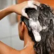 Косата ви моли за шампоан: 8 знака, че сте чакали твърде дълго между миенетата