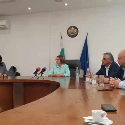 Областният управител на Пловдив проф Христина Янчева тази сутрин свика