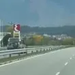 По английски: Водач с джип преобърна правилата за движение ВИДЕО По английски: Водач с джип преобърна правилата за движение ВИДЕО