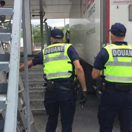 50 годишният българин Ивайло Петров е водачът на тежкотоварния камион задържан