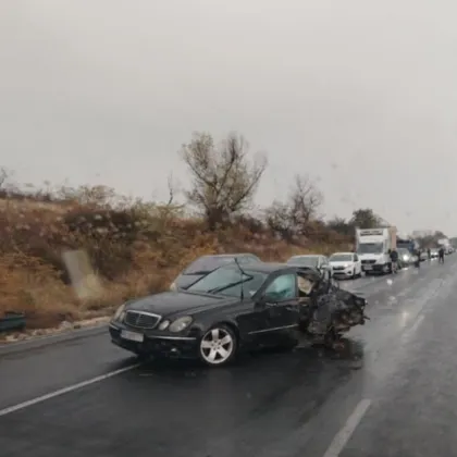 Катастрофа е станала днес на пътя Пловдив Карлово в