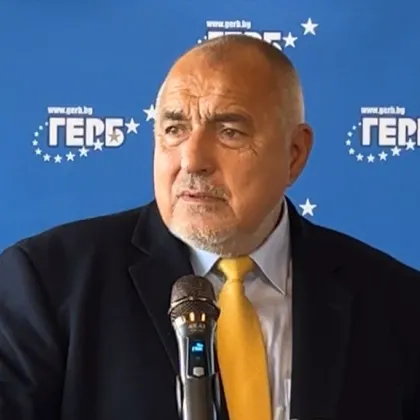 Депутатите излизат за да им хванат две изречения да ги