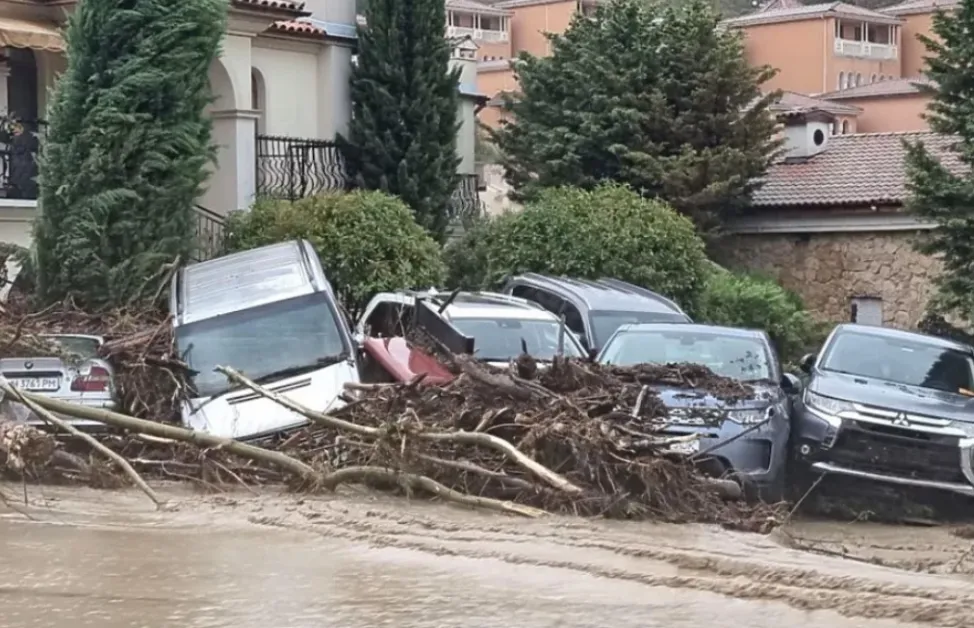 РЗИ: Водата на Елените е негодна за пиене