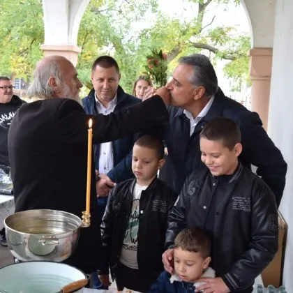 Стотици манолци се събраха в храм Св Димитър и отбелязаха