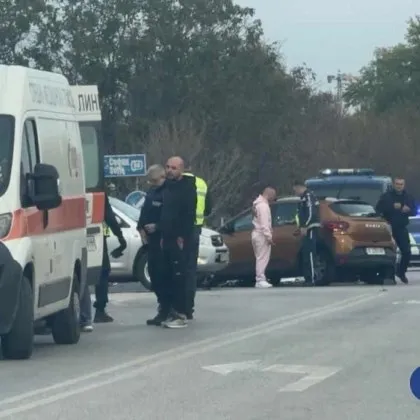 Инцидент затруднява движението на Пещерско шосе при влизане в Пловдив съобщи