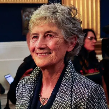 Независимият кандидат Катрин Конъли спечели президентските избори в Ирландия след