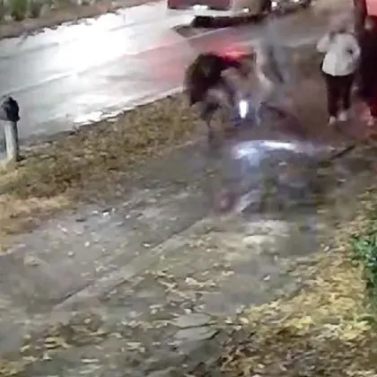 Видео от Пловдив показа защо ходенето по велоалеите може да