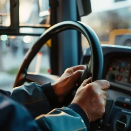 Въпреки бонусите и увеличението на заплатите след протестите през май