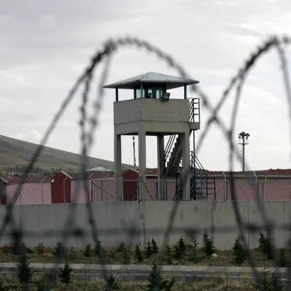 Турските власти са експулсирали 10 бегълци издирвани с червени и