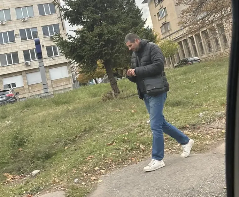 Задържан е мъжът, разкопчал панталона си пред момиче в София