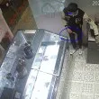ВИДЕО запечата младежи, извършили нагла кражба в Пловдив ВИДЕО запечата младежи, извършили нагла кражба в Пловдив