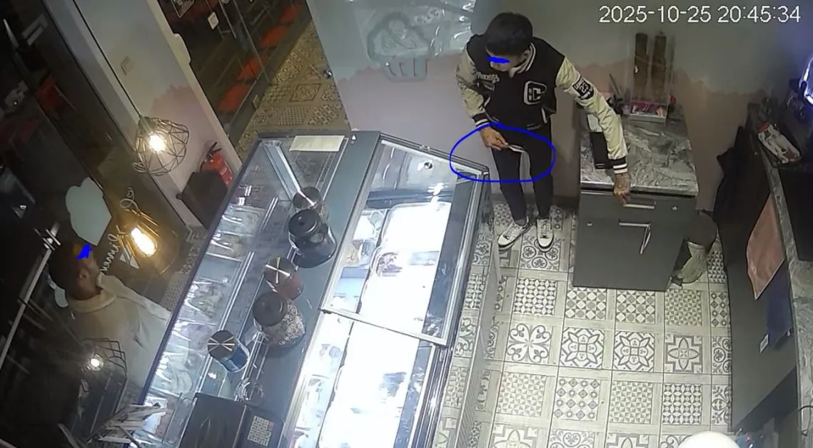 ВИДЕО запечата младежи, извършили нагла кражба в Пловдив