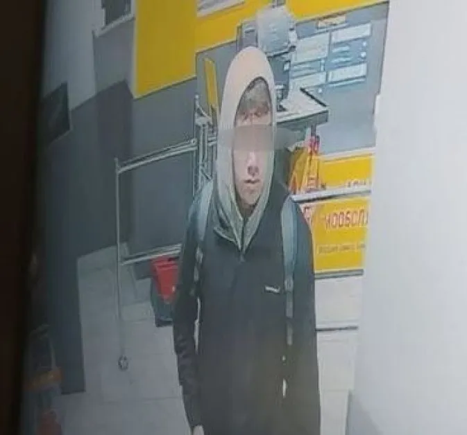 Винят младеж в кражба, ще стори ли добро? СНИМКА